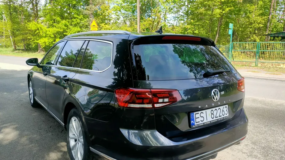 VOLKSWAGEN Passat -