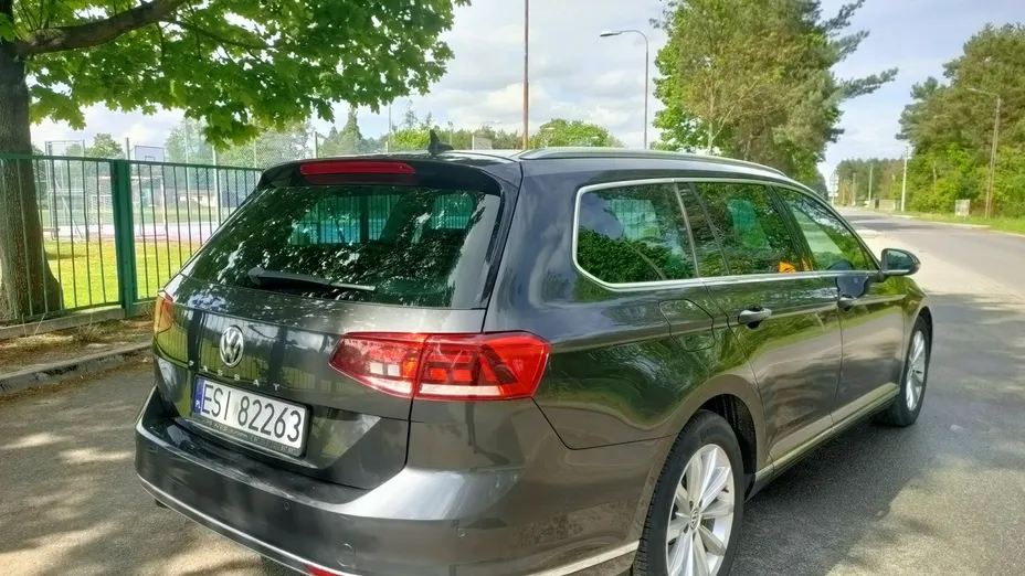 VOLKSWAGEN Passat -