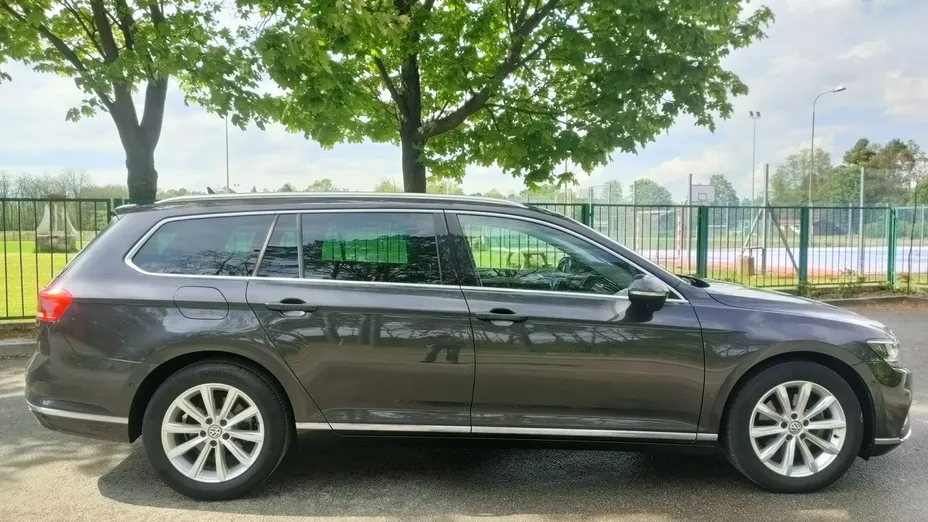 VOLKSWAGEN Passat -