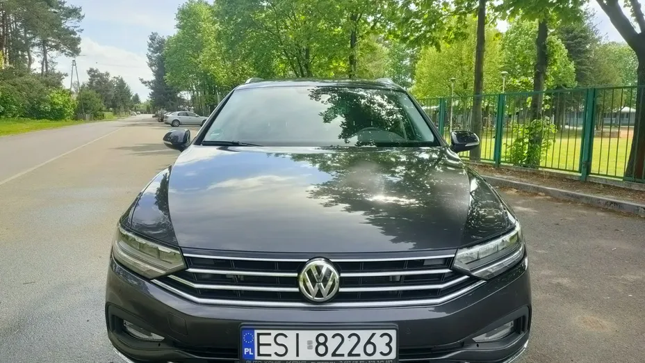 VOLKSWAGEN Passat -