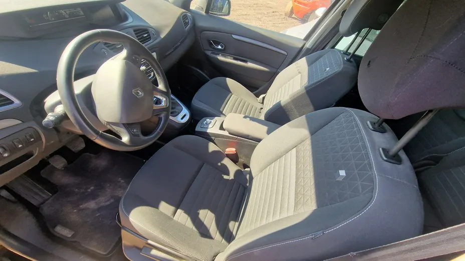 RENAULT Scenic -