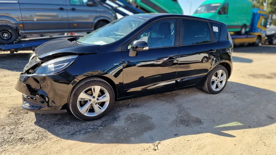 RENAULT Scenic -