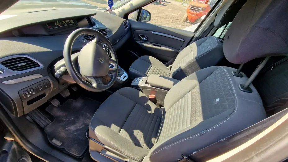 RENAULT Scenic -