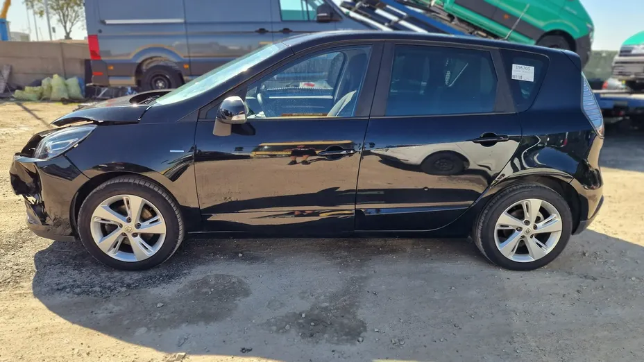 RENAULT Scenic -
