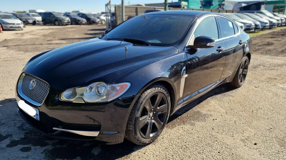 JAGUAR XF -