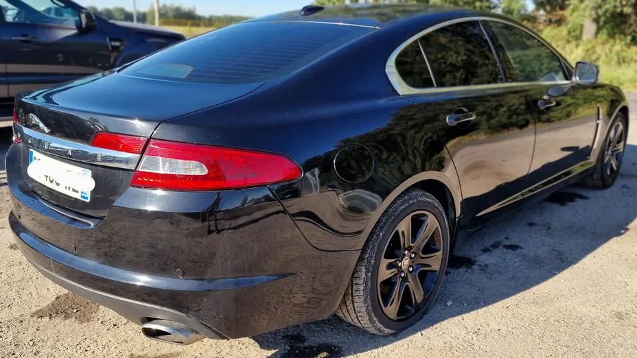 JAGUAR XF -