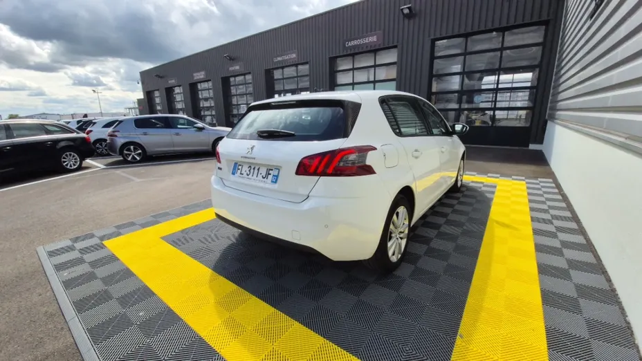 PEUGEOT 308 -
