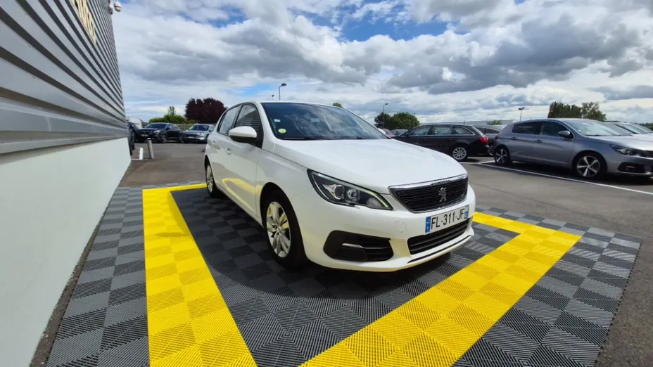 PEUGEOT 308 -