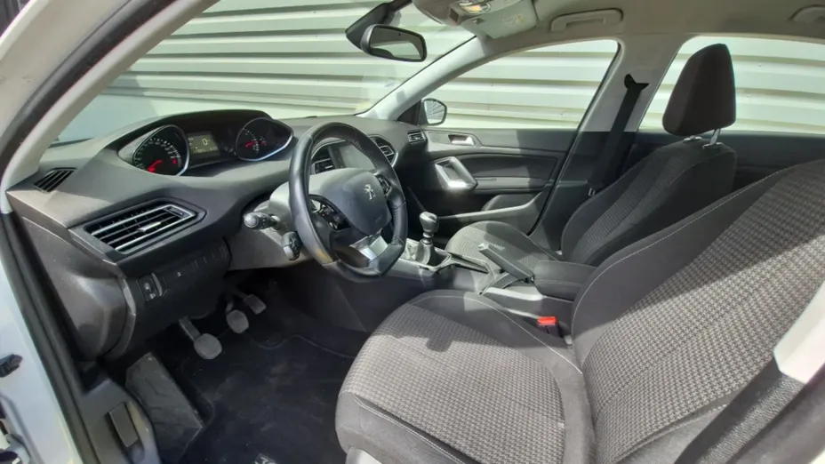 PEUGEOT 308 -