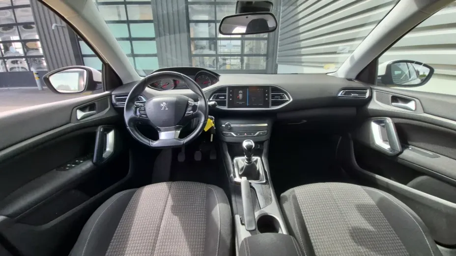 PEUGEOT 308 -