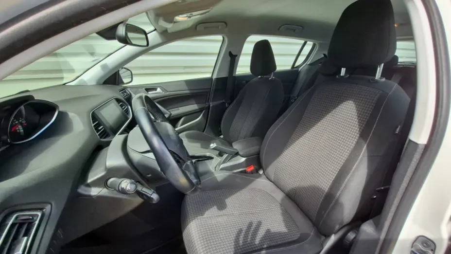 PEUGEOT 308 -
