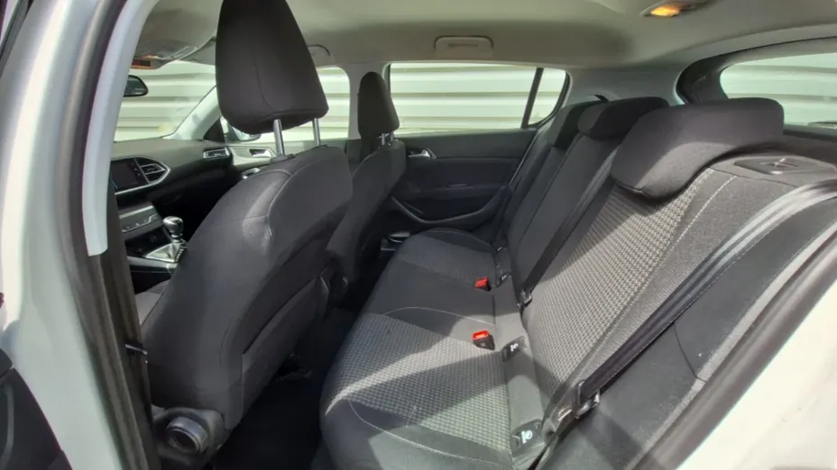 PEUGEOT 308 -
