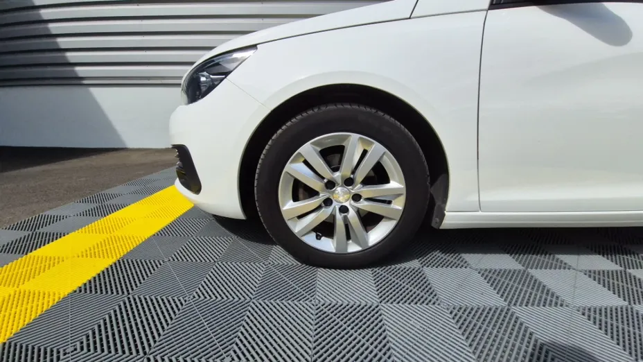 PEUGEOT 308 -