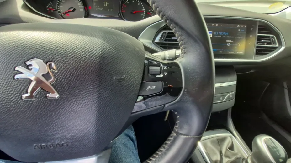 PEUGEOT 308 -