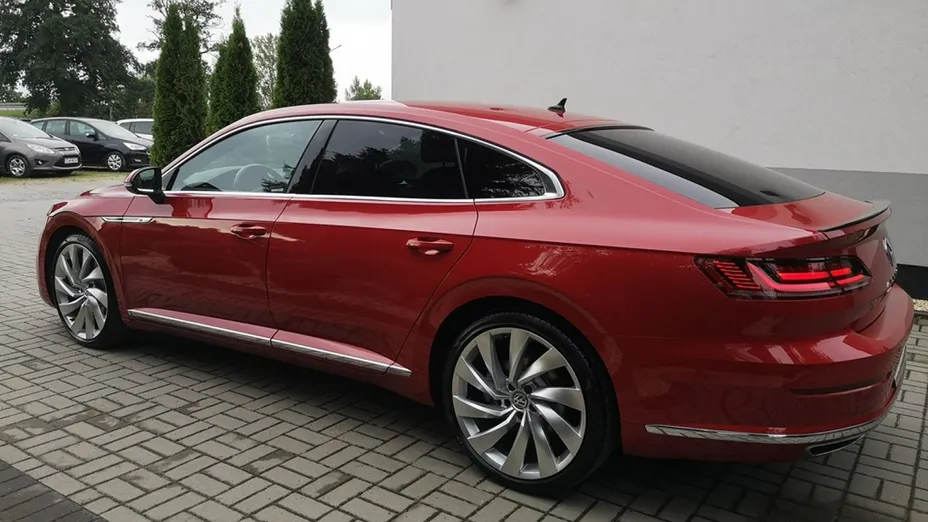 VOLKSWAGEN Arteon -