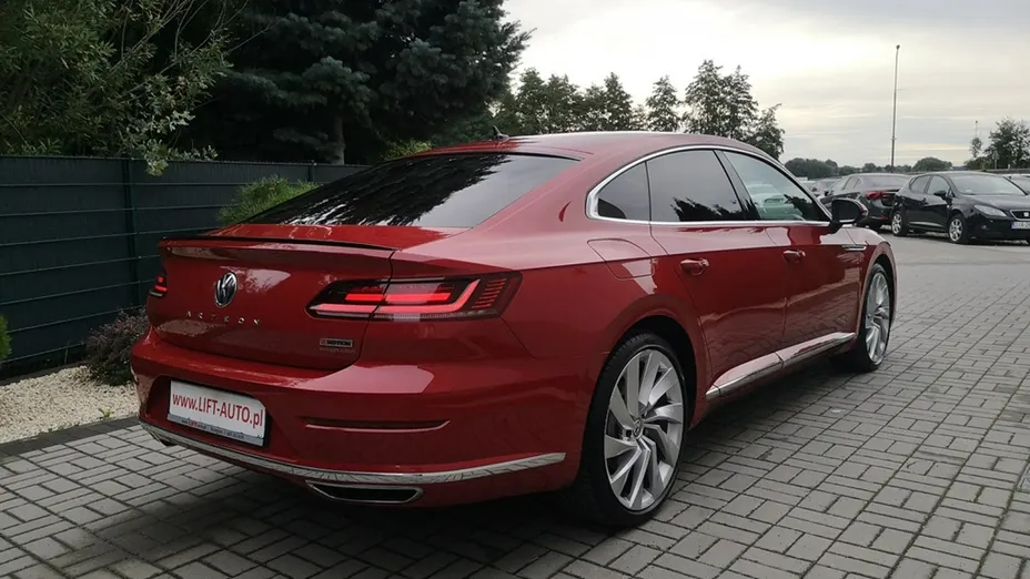 VOLKSWAGEN Arteon -
