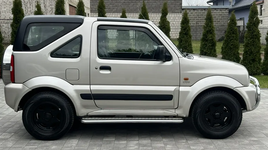 SUZUKI Jimny -