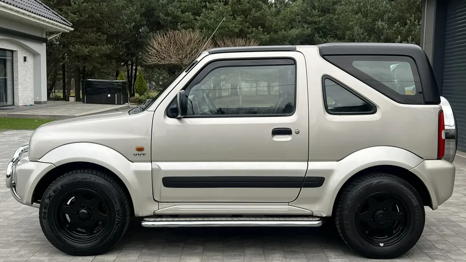 SUZUKI Jimny -