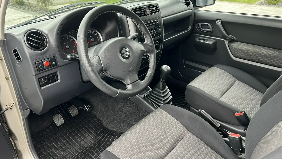 SUZUKI Jimny -