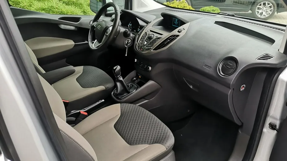 FORD Tourneo Courier -