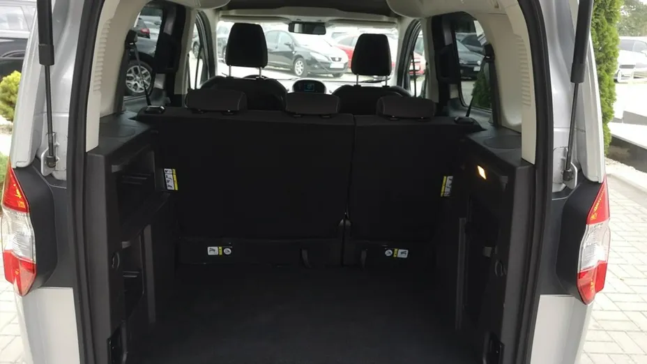 FORD Tourneo Courier -