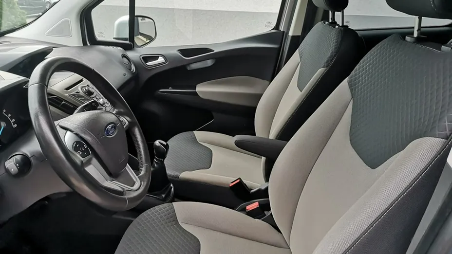 FORD Tourneo Courier -