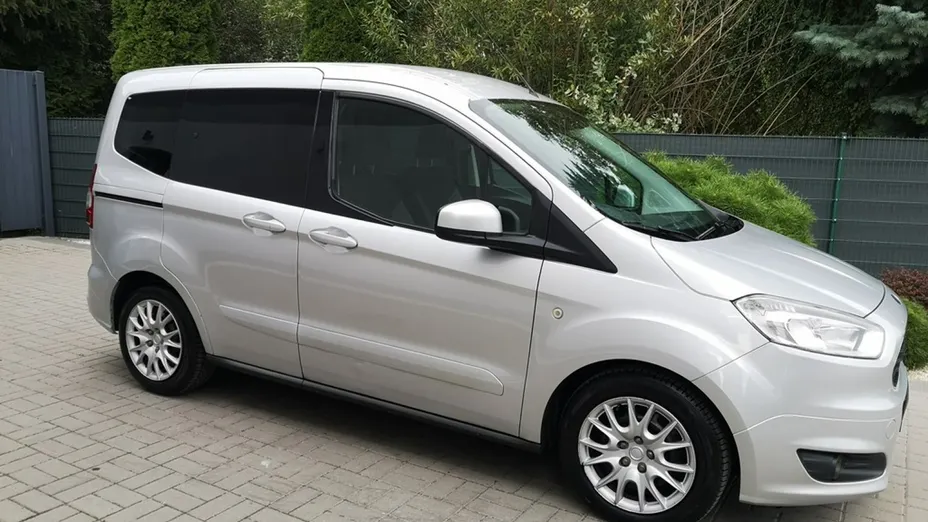 FORD Tourneo Courier -