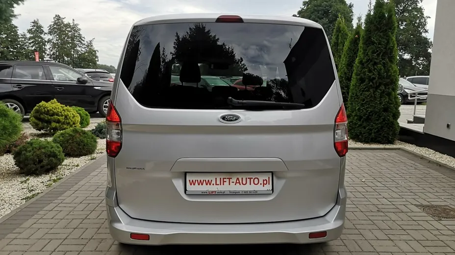 FORD Tourneo Courier -