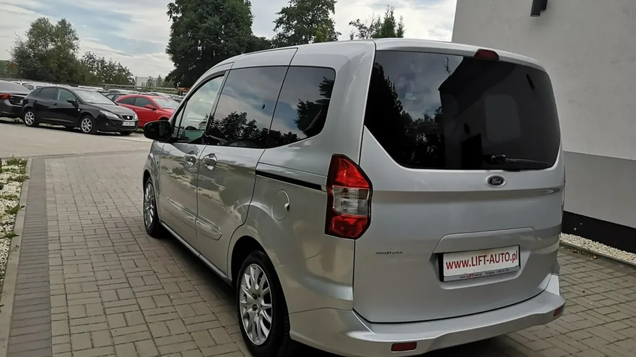 FORD Tourneo Courier -