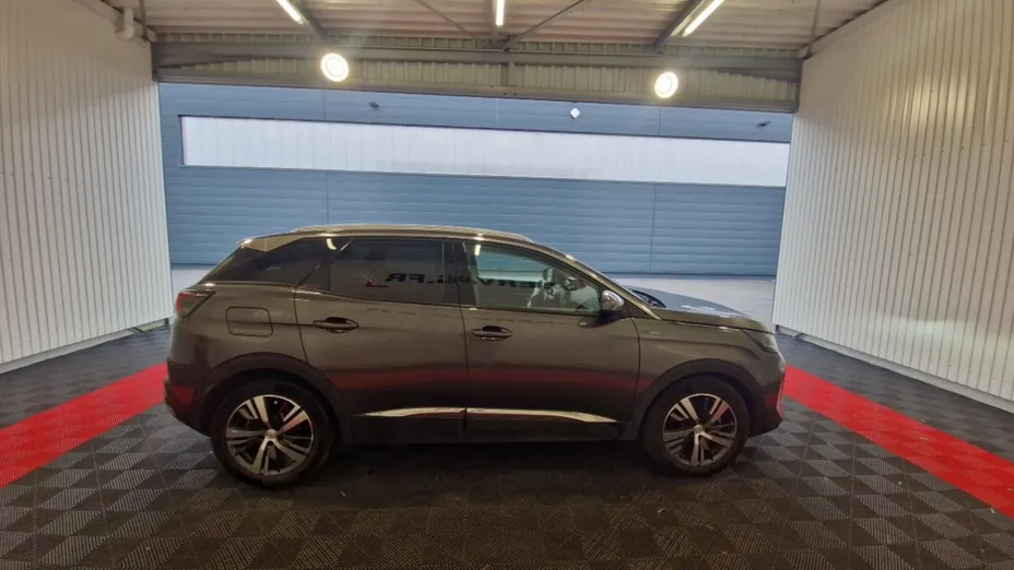 PEUGEOT 3008 -