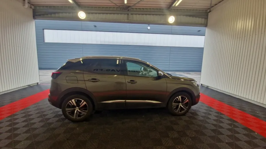 PEUGEOT 3008 -