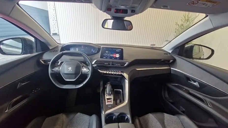 PEUGEOT 3008 -