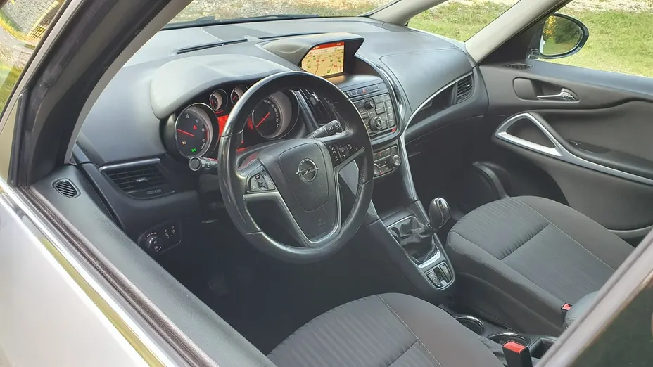 OPEL Zafira -