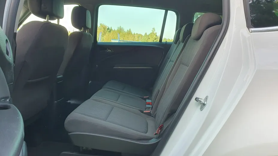 OPEL Zafira -
