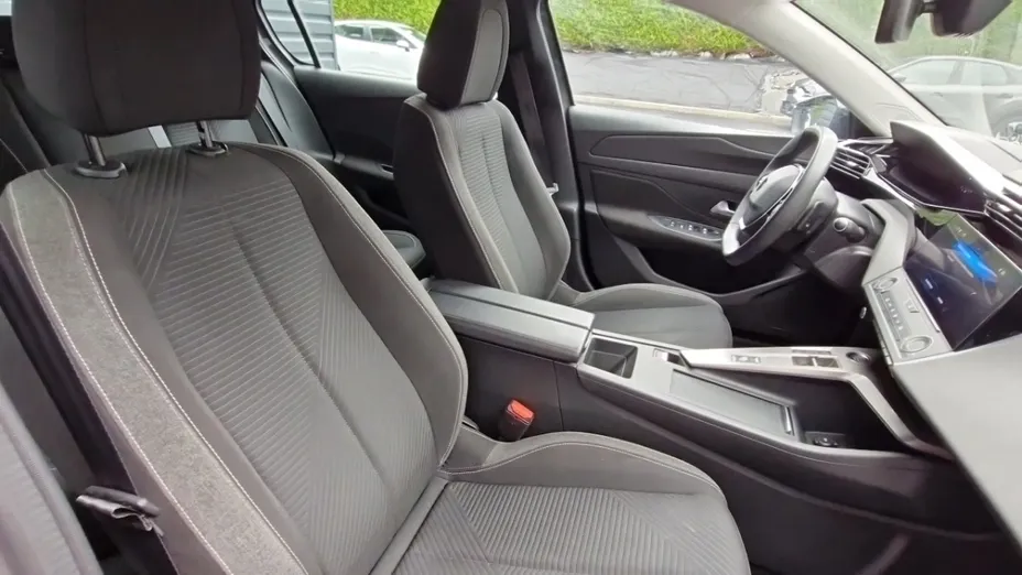 PEUGEOT 308 -