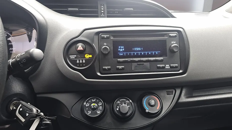 TOYOTA Yaris Yaris 1.0 Active
