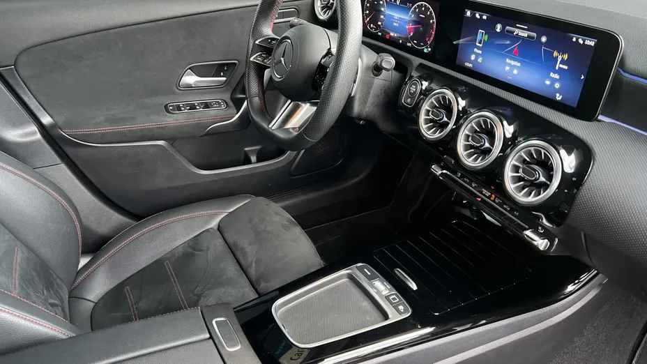 MERCEDES-BENZ A Klasa A 200 AMG Line 7G-DCT