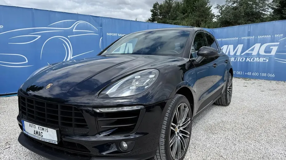 PORSCHE Macan -