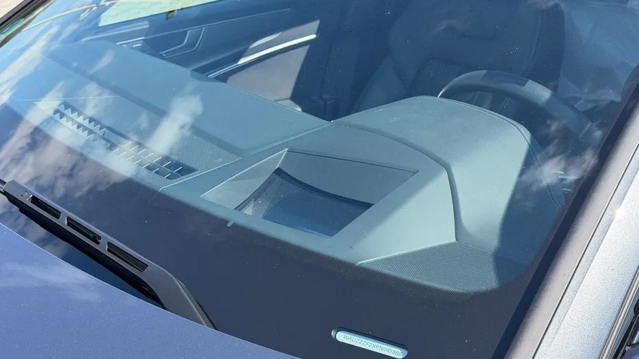 AUDI S6 -