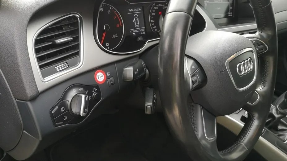 AUDI A4 -