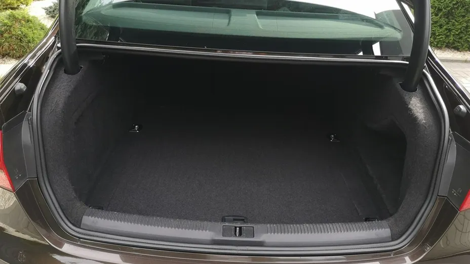 AUDI A4 -