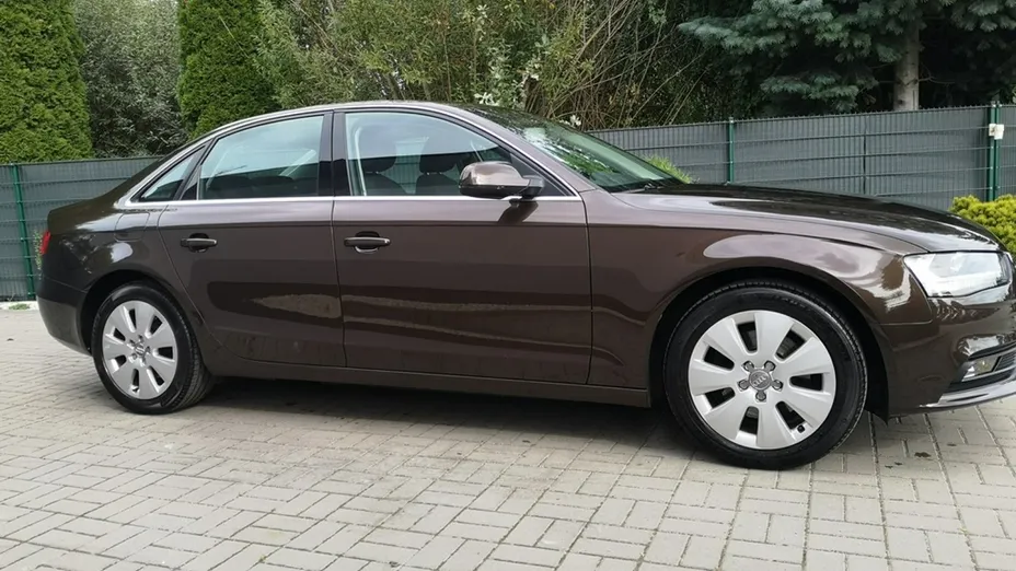 AUDI A4 -
