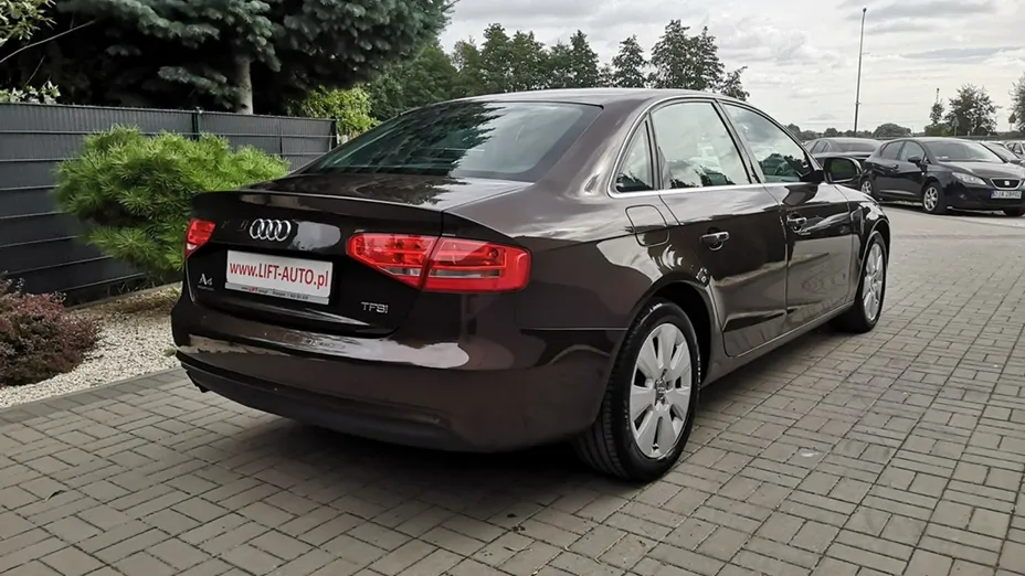 AUDI A4 -