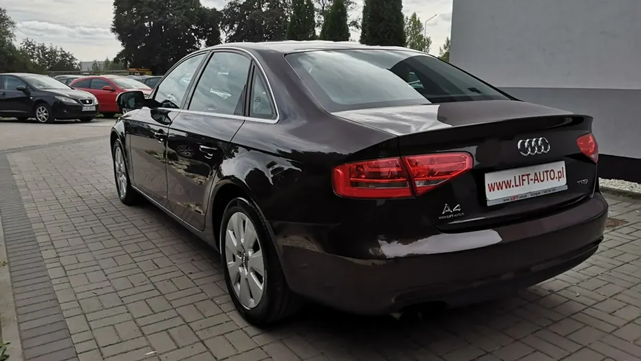 AUDI A4 -