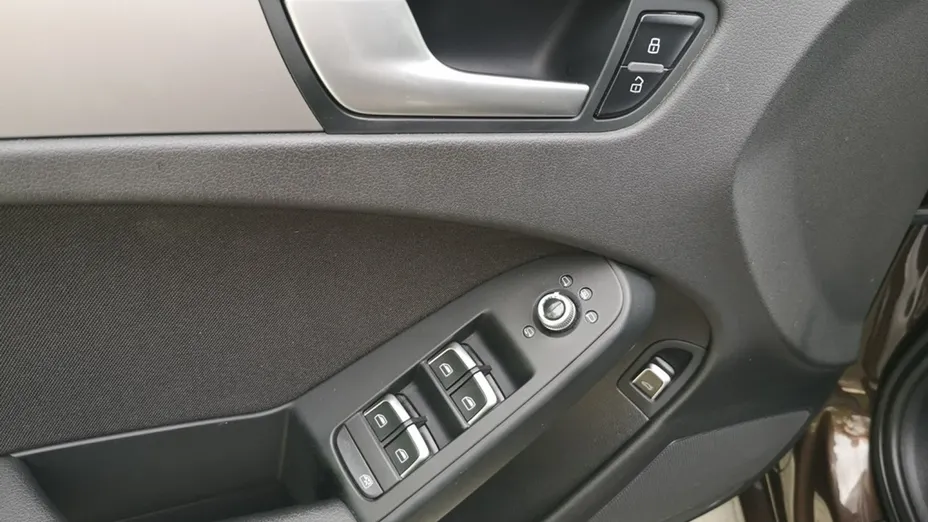 AUDI A4 -