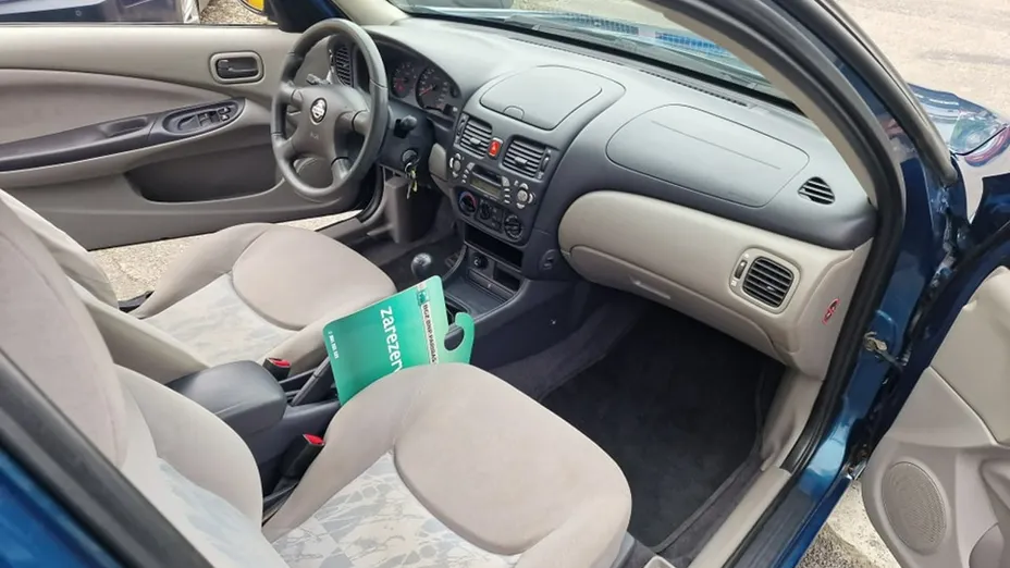 NISSAN Almera -