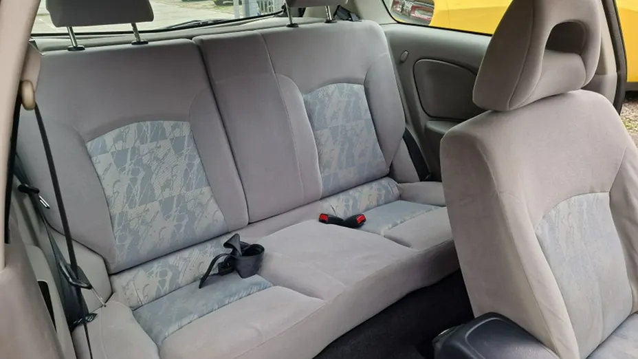 NISSAN Almera -