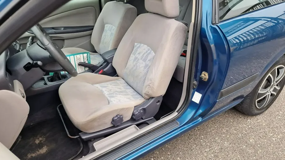 NISSAN Almera -
