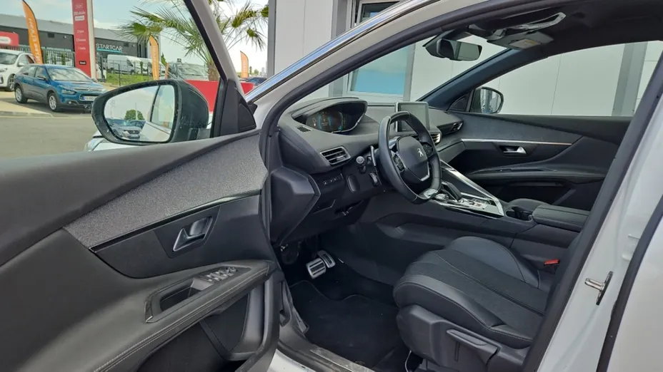 PEUGEOT 3008 -
