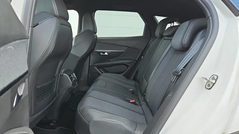 PEUGEOT 3008 -